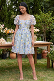 Robe midi brodée à col carré fleur bleue avec manches bouffantes