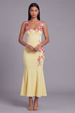 Robe longue à fleurs de sirène jaune clair avec des appliques