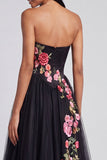 Robe longue longue de cérémonie longue en tulle noir à fleurs en forme de ligne A