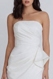 Mini robe bodycon sans bretelles en ivoire avec volants
