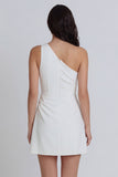 Petite robe blanche à une épaule froncée en A