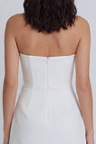 Petite robe blanche sans bretelles à fronçages en ligne A