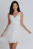 Mini-robe en tulle ivoire à col en V à col en V