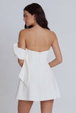 Mini-robe Ivoire A-Line Strap sans bretelles avec nœud