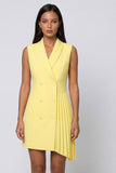Robe de travail plissée asymétrique plissée en châle jaune