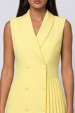 Robe de travail plissée asymétrique plissée en châle jaune