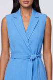 Robe de travail courte bleue à revers avec ceinture
