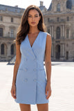 Mini-robe de travail bleue à col en V et double croisée