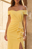 Robe de travail midi froncée jaune à volants dégagés sur les épaules avec fente