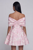 Robe de mini-rentrée Jacquard rose A-large à épaules décollées avec un nœud