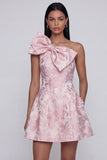 Robe de mini-rentrée rose Jacquard à une épaule avec un nœud