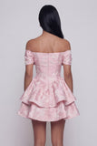 Robe de mini-retour à la maison rose Jacquard en ligne A à volants avec un nœud