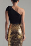 Fourreau étincelant à une épaule Sequins noirs et dorés Ruban longue robe formelle avec fente