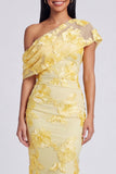 Robe formelle à col asymétrique en sirène jaune avec broderies florales