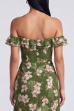 Robe fleurie à volants à volants vert foncé à épaules dénudés
