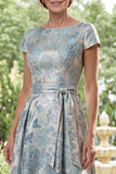 Robe longue Mère de la Mariée à col bateau jaquard bleu A-Line avec nœud