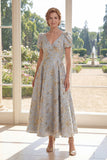 Robe longue Mother of the Bride Mother Of the Bride A-Line Blu Dust Neck Jacquard à col en V avec manches bouffantes