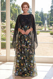 Robe longue de la mère de la mariée brodée en tulle noir à ligne A avec une cape