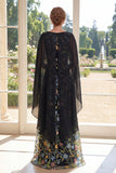 Robe longue de la mère de la mariée brodée en tulle noir à ligne A avec une cape