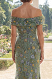 Robe de la mère de la mariée brodée en tulle sirène verte sur les épaules décalées