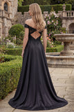 Robe de soirée longue noire en satin épaules dénudées