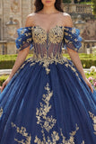Robe de bal bleu marine dénudée avec des appliques
