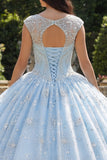 Robe de bal bleu ciel perlée à col illusion Quinceañera