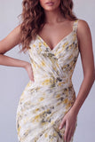 Robe formelle à bretelles florales jaune clair à bretelles fines en forme de sirène à volants