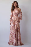 Robe fleurie rose à manches longues à manches longues à une épaule avec fente
