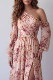Robe fleurie rose à manches longues à manches longues à une épaule avec fente