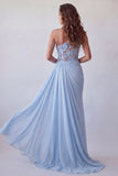 Robe formelle en mousseline appliquetique bleu ciel à une épaule avec serpentin