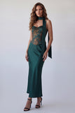 Robe formelle de sirène vert foncé à bretelles fines avec écharpe à col