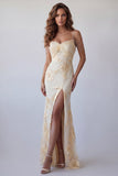 Robe formelle de sirène florale jaune clair avec sangles en chaîne en strass