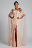 Robe de la mère de la mariée à longues perles perlées en pêche scintillante et cape