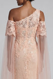 Robe de la mère de la mariée à longues perles perlées en pêche scintillante et cape