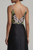 Robe noire longue à col en V en forme de fête