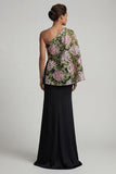 Robe longue sirène fleurie noire mère de la mariée avec cape latérale