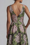 Robe fleurie longue ligne A vert foncé à col en V avec poches