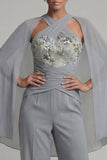 Combinaison à dos nus appliqués gris-bleu avec cape