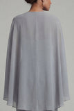Combinaison à dos nus appliqués gris-bleu avec cape