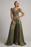 Combinaison Mother of the Bride à col en V appliquée olive avec manches flottantes