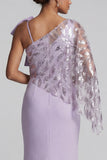 Robe de la mère de la mariée à paillettes lilas avec une épaule et une cape