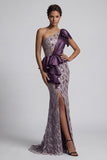 Robe scintillante à paillettes violettes sirène à une épaule avec fente