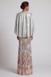 Robe longue de la mère de la mariée en sirène à paillettes argentées à motifs floraux scintillants avec une cape
