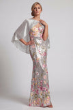 Robe longue de la mère de la mariée en sirène à paillettes argentées à motifs floraux scintillants avec une cape
