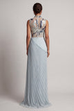 Robe longue de la mère de la mariée en chiffon bleu poussiéreux à col montant et plissé
