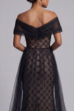 Robe longue de la mère de la mariée en sirène à carreaux noirs avec cape
