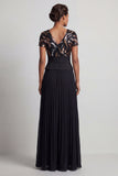 Robe mère de la mariée en chiffon noir scintillant plissée à longues lignes avec manches