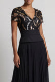 Robe mère de la mariée en chiffon noir scintillant plissée à longues lignes avec manches