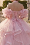 Robe de bal à col nu et blush à volants avec manches bouffantes